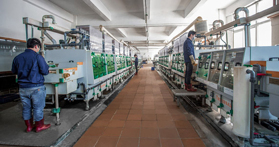 鑫海森不銹鋼蝕刻生產(chǎn)線(xiàn)